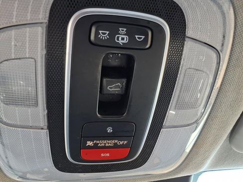 Used 2023 Hyundai Elantra Limited image 27