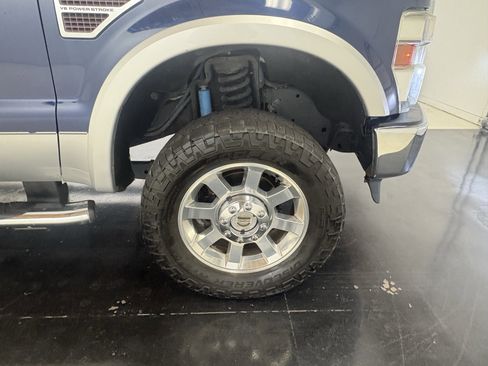 Used 2010 Ford F250 Lariat image 9