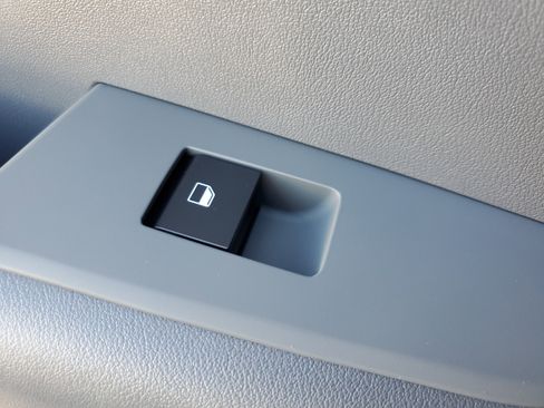 New 2025 Kia Niro EX image 14