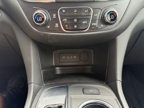 Certified 2024 Chevrolet Equinox LT w/ LPO, Floor Liner Package FWD image 27