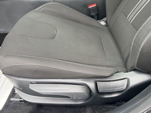 Used 2025 Hyundai Elantra SEL image 26