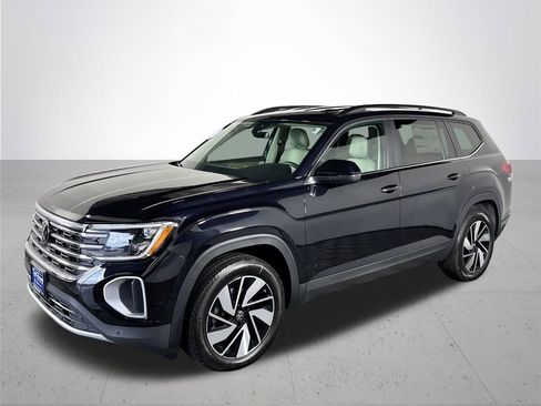 New 2025 Volkswagen Atlas SE image 2