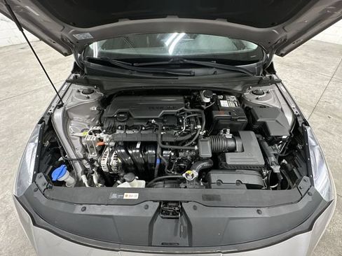 Used 2021 Hyundai Elantra SEL w/ Convenience Package FWD image 19