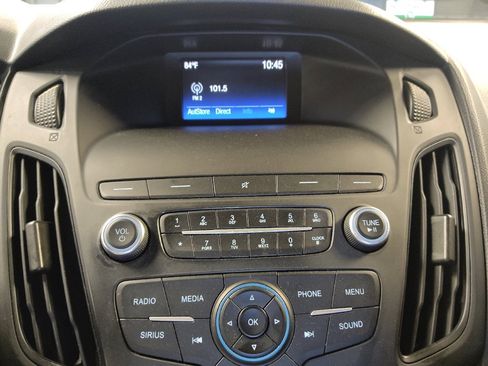 Used 2018 Ford Focus SE FWD image 25