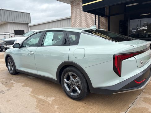 Used 2025 Kia K4 FWD image 10