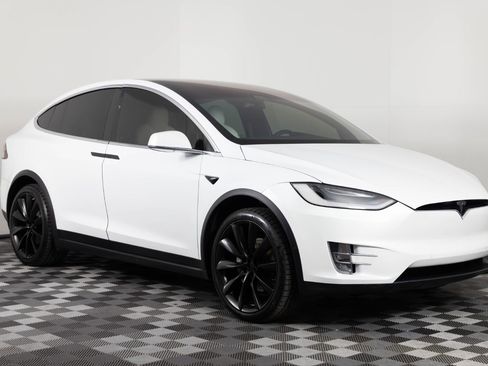Used 2020 Tesla Model X Long Range image 11