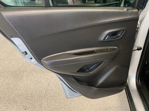 Used 2017 Chevrolet Trax LS image 27