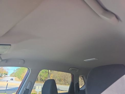 Used 2021 Nissan Rogue SV image 22