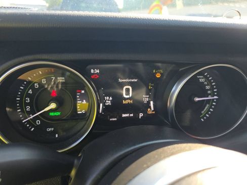 Used 2023 Jeep Wrangler Unlimited Sahara w/ Cold Weather Group AWD/4WD image 2