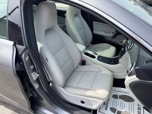 Used 2014 Mercedes-Benz CLA 250 4MATIC image 40
