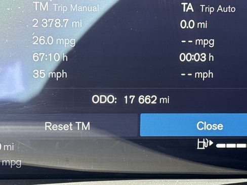 Used 2025 Volvo XC60 B5 Plus image 22