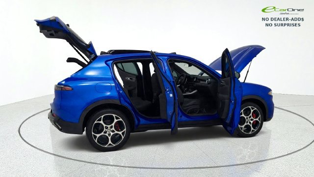 Used 2024 Alfa Romeo Tonale Veloce w/ Active Assist Package AWD/4WD image 19