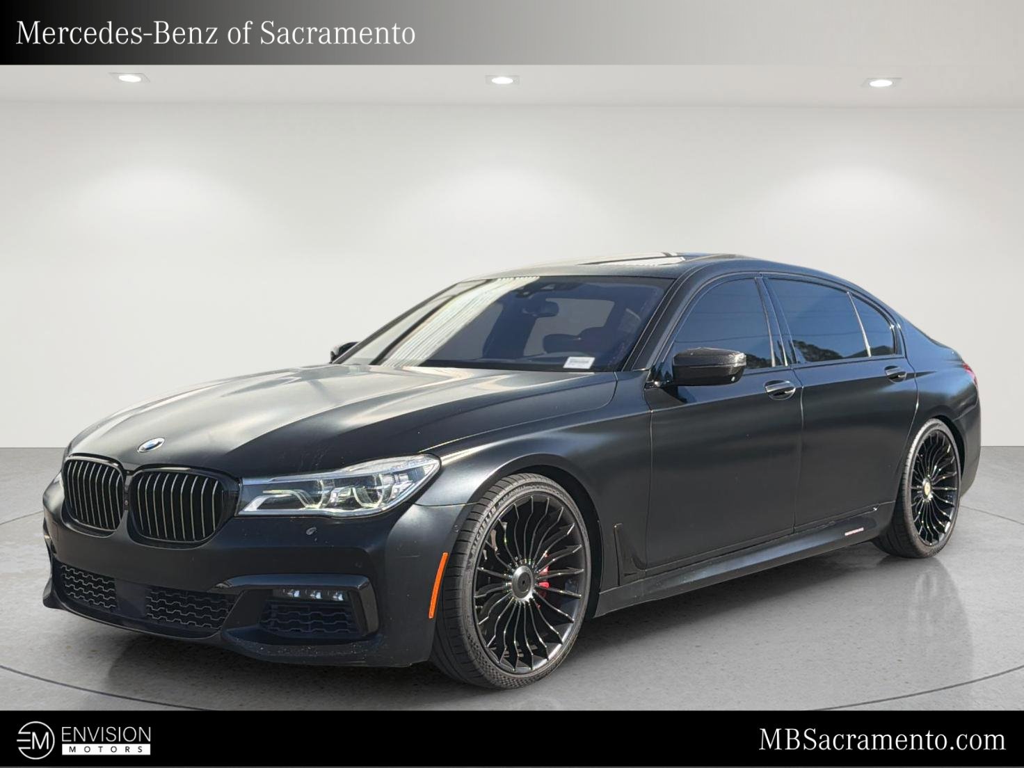 Used 2017 BMW 750i RWD image 1