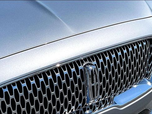 Used 2021 Lincoln Nautilus Reserve FWD image 33