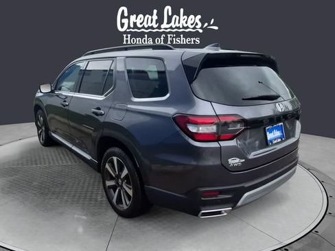 Used 2023 Honda Pilot Touring image 3