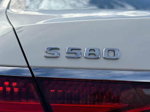 Used 2023 Mercedes-Benz S 580 4MATIC Sedan image 11