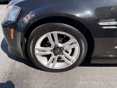 Used 2009 Pontiac G8 w/ Premium Package RWD image 13