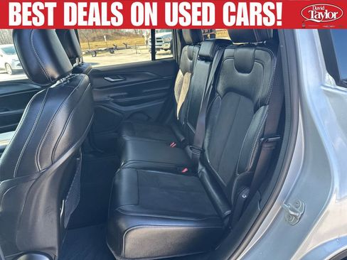 Used 2024 Jeep Grand Cherokee Altitude AWD/4WD image 31