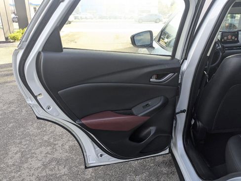 Used 2018 MAZDA CX-3 Touring w/ Preferred Equipment Package AWD/4WD image 12