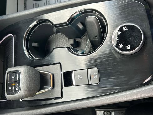 Used 2024 Nissan Rogue SL image 13