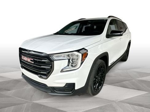 Used 2023 GMC Terrain SLE w/ Driver Convenience Package FWD image 4