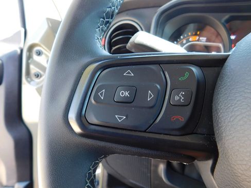 Used 2025 Jeep Wrangler Unlimited Rubicon AWD/4WD image 26