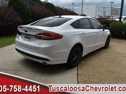 Used 2018 Ford Fusion SE w/ Equipment Group 601A FWD image 10