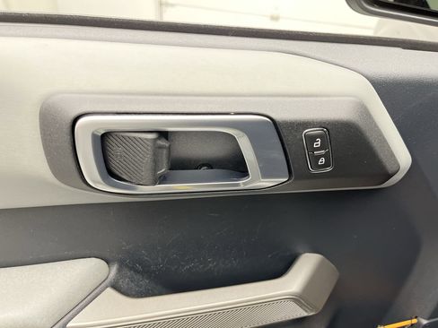 Used 2023 Ford Bronco Badlands image 10