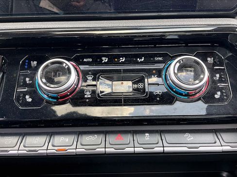 Used 2025 GMC Sierra 2500 AT4 w/ AT4 Premium Plus Package image 34