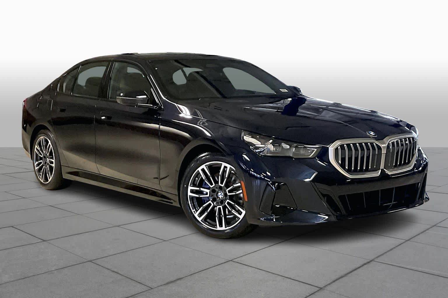 Used 2026 BMW 530i w/ M Sport Package RWD image 2
