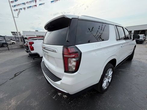 Used 2022 Chevrolet Suburban High Country w/ Premium Package AWD/4WD image 4