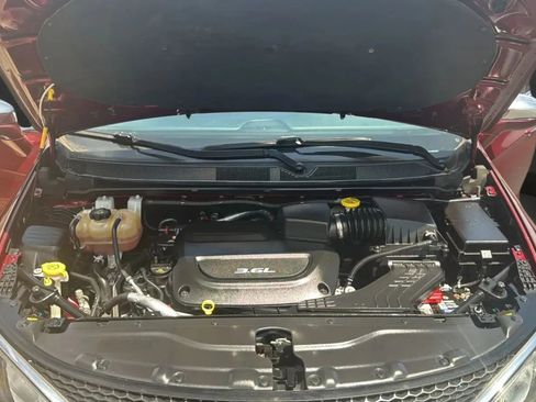 Used 2017 Chrysler Pacifica Limited FWD image 43
