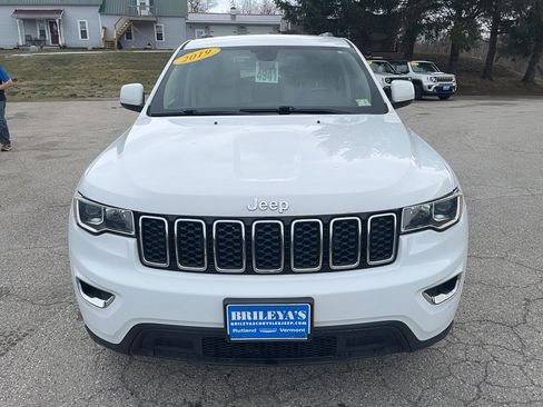 Used 2019 Jeep Grand Cherokee Laredo w/ Security & Convenience Group image 2