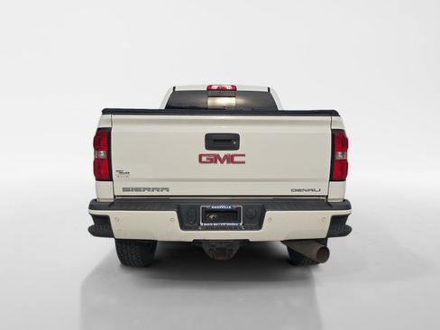 Used 2017 GMC Sierra 2500 Denali w/ Duramax Plus Package AWD/4WD image 4