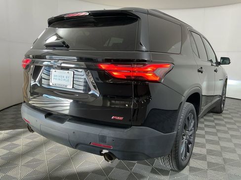 Used 2022 Chevrolet Traverse RS image 5