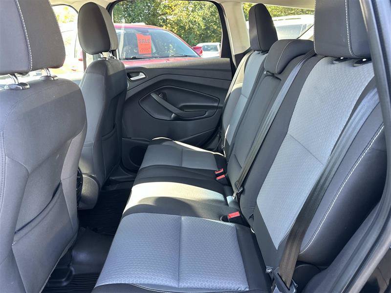 Used 2017 Ford Escape SE w/ Equipment Group 201A AWD/4WD image 12