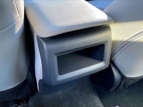 Used 2022 Toyota Camry SE image 31