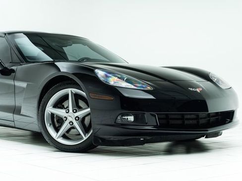 Used 2011 Chevrolet Corvette Coupe w/ LPO, Mesh Package image 4