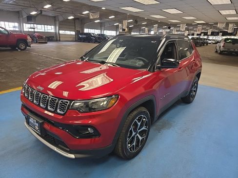 Used 2025 Jeep Compass Limited AWD/4WD image 15