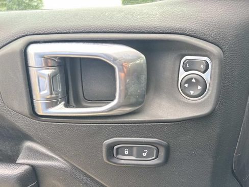 Used 2024 Jeep Wrangler Sport AWD/4WD image 17