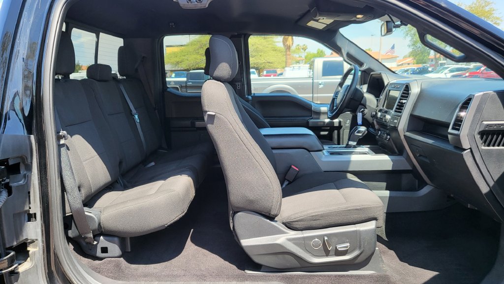 Used 2017 Ford F150 XLT w/ Equipment Group 302A Luxury AWD/4WD image 25