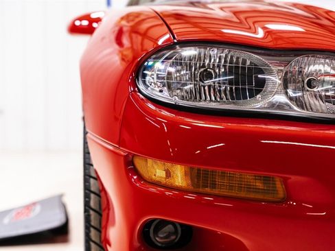 Used 2002 Chevrolet Camaro Z28 w/ SS Performance/Appearance Pkg image 6