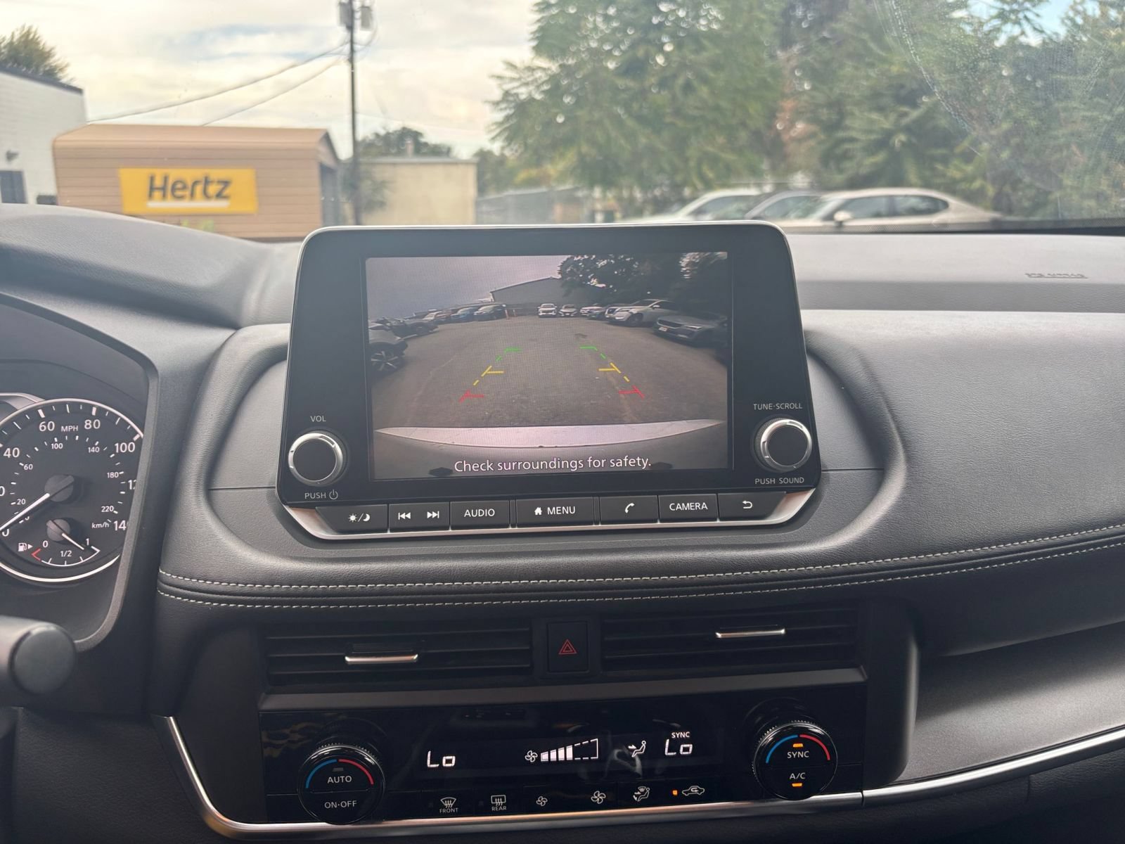Used 2025 Nissan Rogue SV AWD/4WD image 24