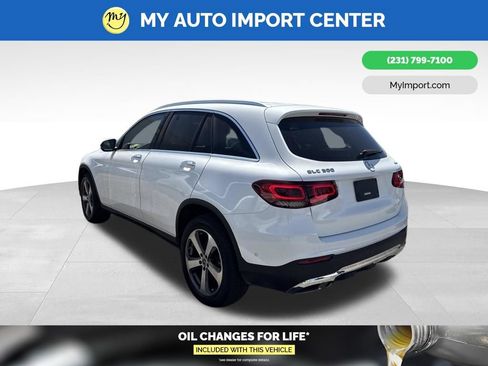 Used 2022 Mercedes-Benz GLC 300 4MATIC w/ Driver Assistance Package image 4