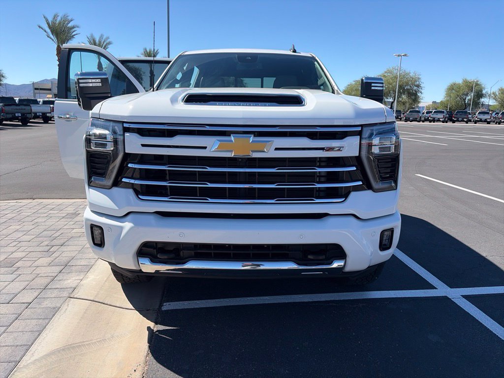 Used 2025 Chevrolet Silverado 2500 LT w/ Z71 Chrome Sport Edition AWD/4WD image 2