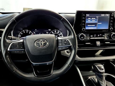 Certified 2021 Toyota Highlander XLE image 38