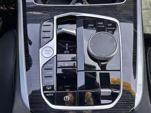 Used 2026 BMW X5 xDrive50e w/ M Sport Package image 12