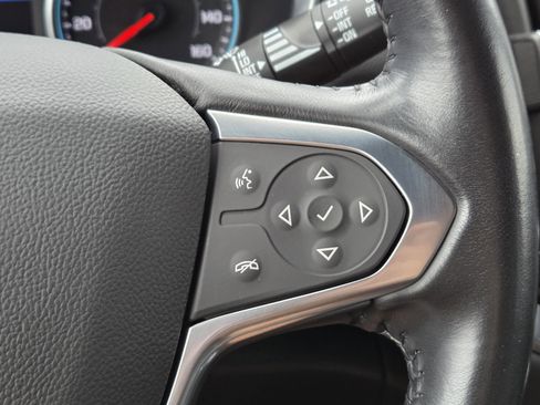 Used 2022 Chevrolet Traverse LT image 17