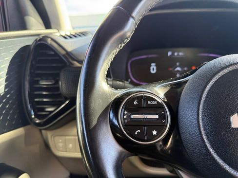 Used 2023 Kia Soul EX image 17