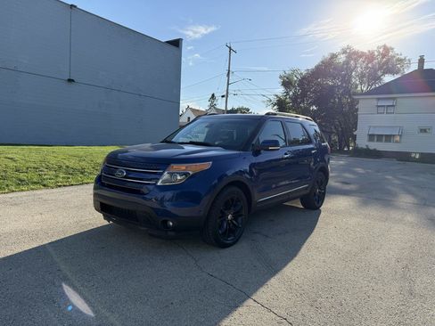 Used 2014 Ford Explorer Limited w/ Equipment Group 302A AWD/4WD image 3